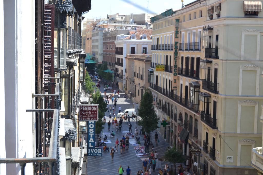 Los Amigos Hostel Madrid Bagian luar foto