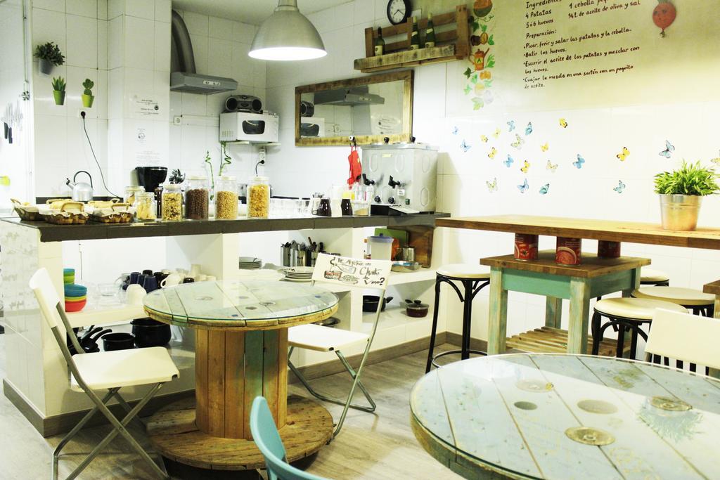 Los Amigos Hostel Madrid Bagian luar foto