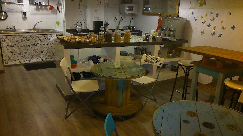 Los Amigos Hostel Madrid Bagian luar foto