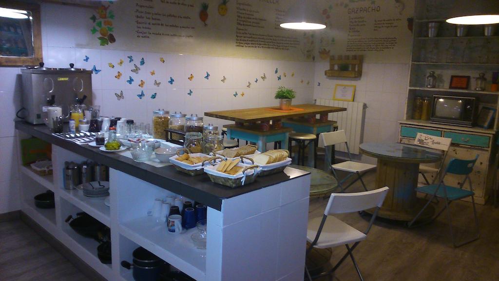 Los Amigos Hostel Madrid Bagian luar foto