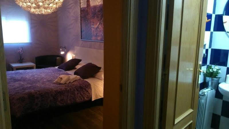 Los Amigos Hostel Madrid Bagian luar foto
